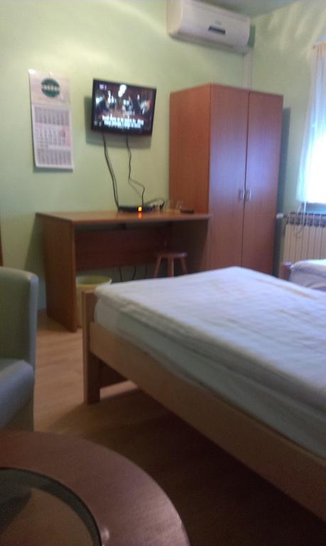Apartments & Rooms Korzo Slavonski Brod Habitación foto